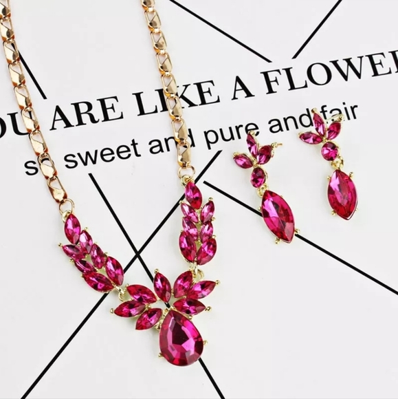 Gold plated pink crystal flower necklace earrings set - Picture 10 of 12